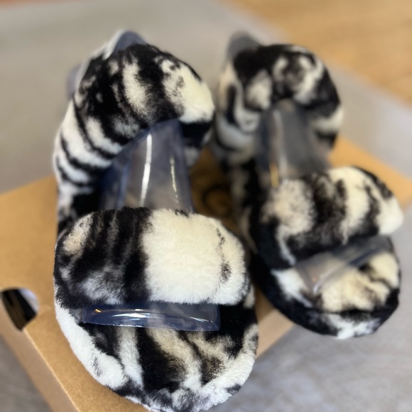 NEW UGG Oh Yeah Fluffy Slides Slippers Black White Marble Women’s Size 7 - Picture 4 of 7